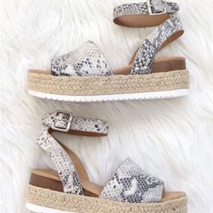 Espadrille Low Platform Flats Sandals with Ankle Strap-Snake Skin Print  So cute